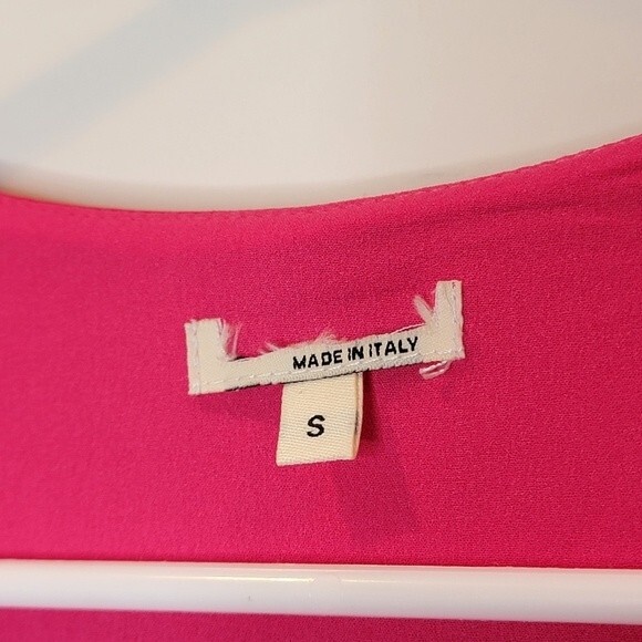 Hot Pink Crepe Fluted Hem V-Neck Cocktail Dress - Picture 3 of 7